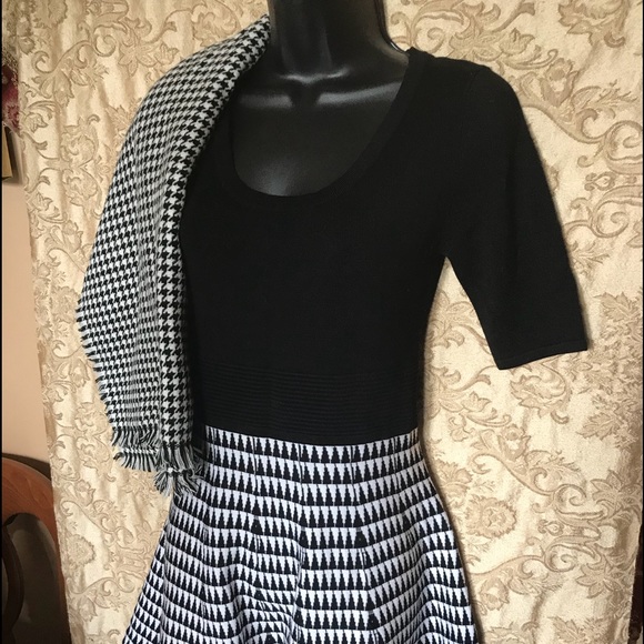 Sweater Dress with scarf - Picture 6 of 6